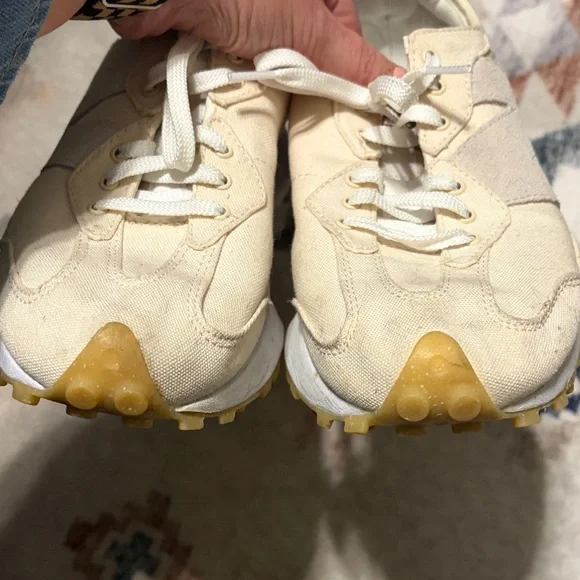 New Balance 327 Cream and Tan Sneakers sz 9 - Picture 3 of 9